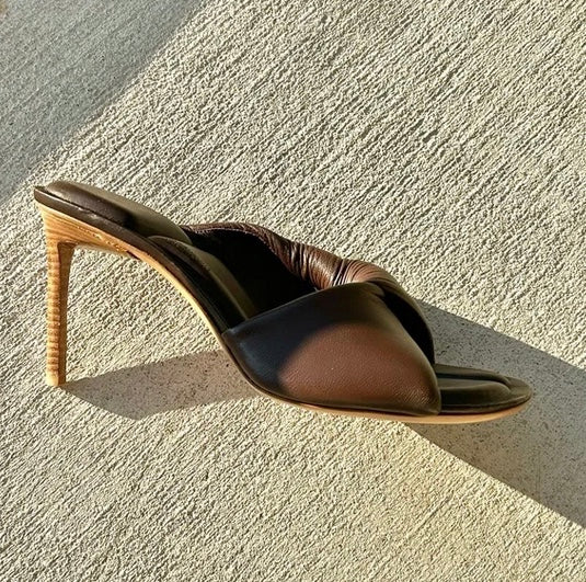 JACQUEMUS Les Mules Bagnu Twisted Brown Lambskin Sandals
