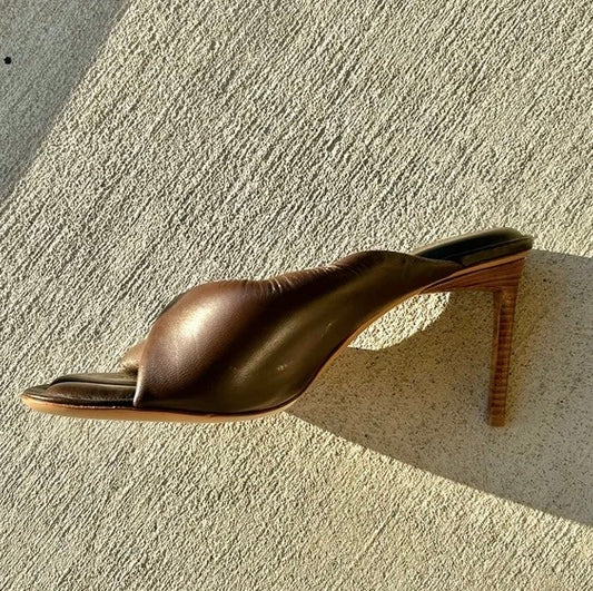 JACQUEMUS Les Mules Bagnu Twisted Brown Lambskin Sandals