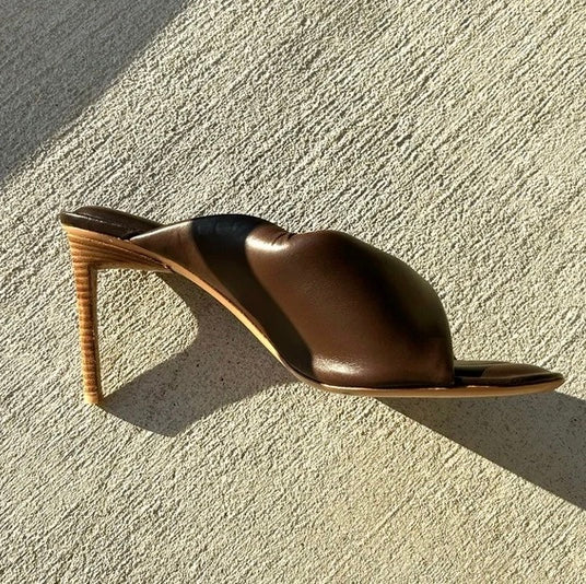 JACQUEMUS Les Mules Bagnu Twisted Brown Lambskin Sandals